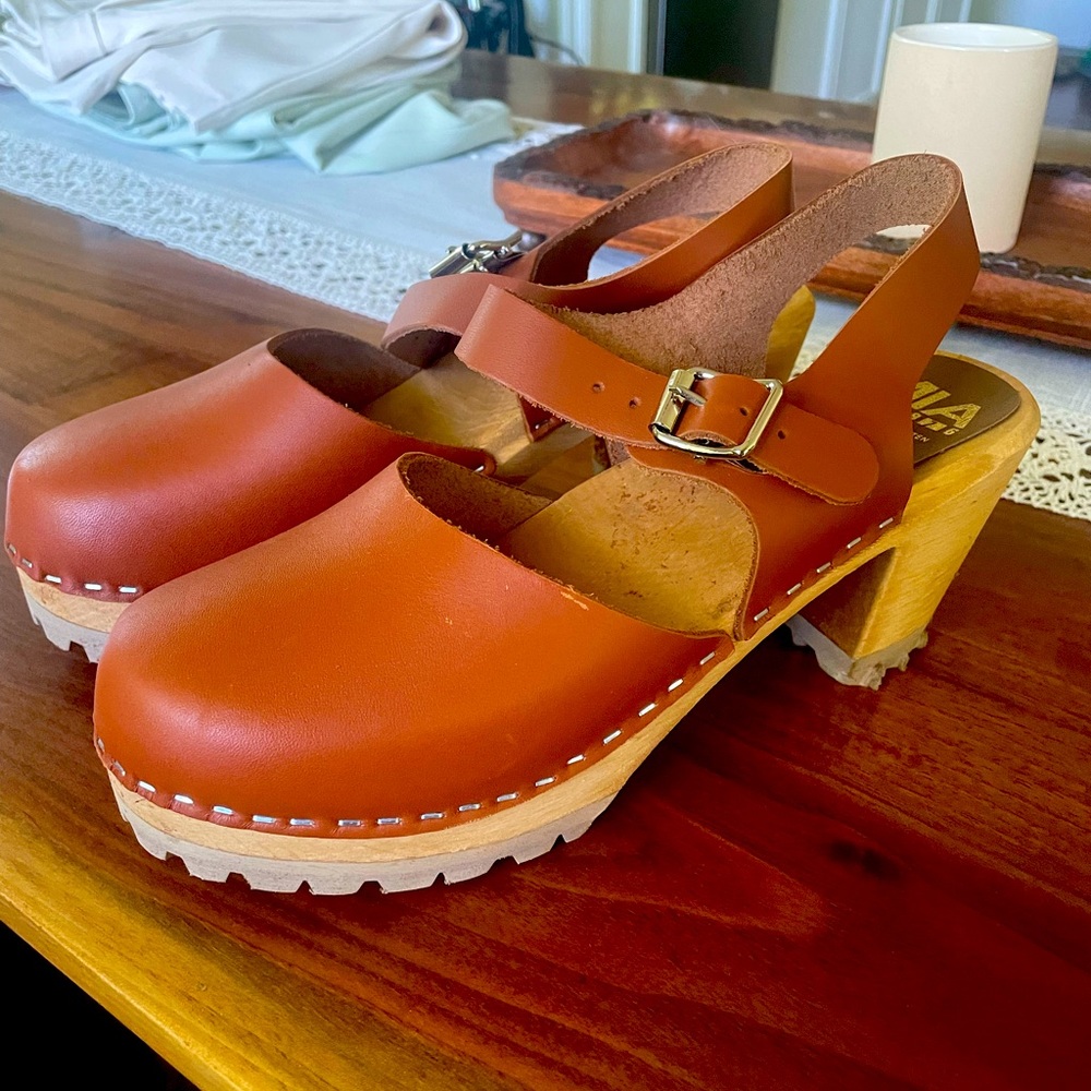 Mia Abba clogs